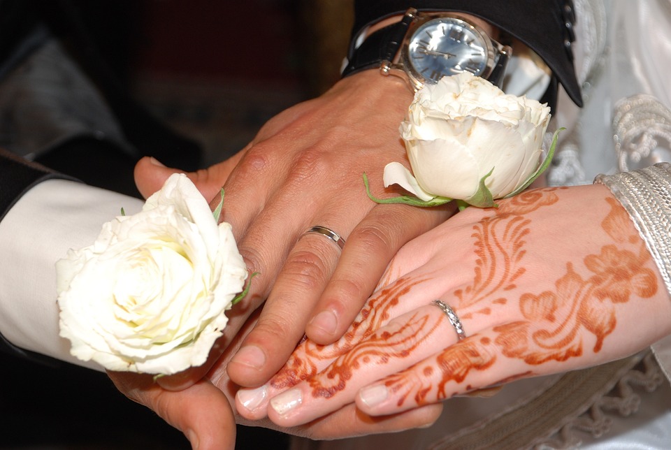 Cultural significance of henna on wedding